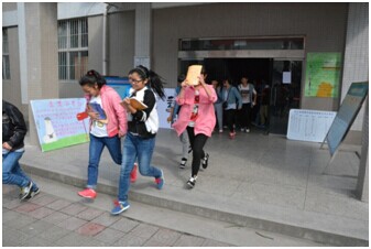 “以人为本,关爱生命” 我校举行地震应急演练