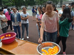 我校举办2014年“迎新生・庆中秋”游园活动